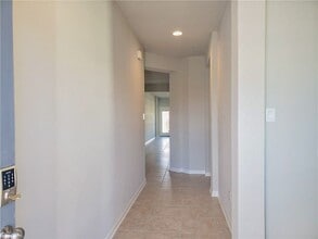 221 El Dorado Rd in Jarrell, TX - Foto de edificio - Building Photo