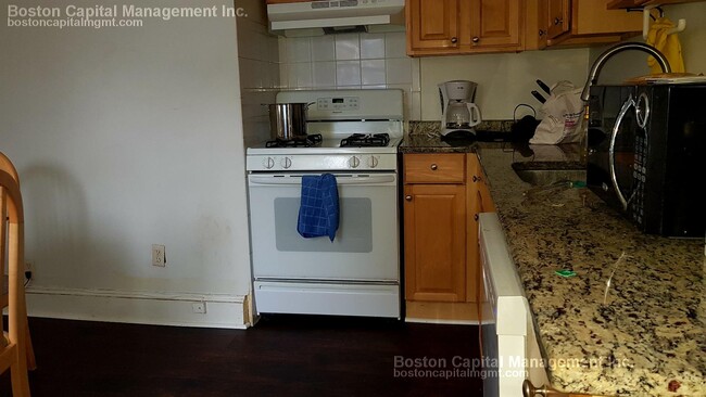 78 Linden St, Unit 1 in Boston, MA - Building Photo - Building Photo