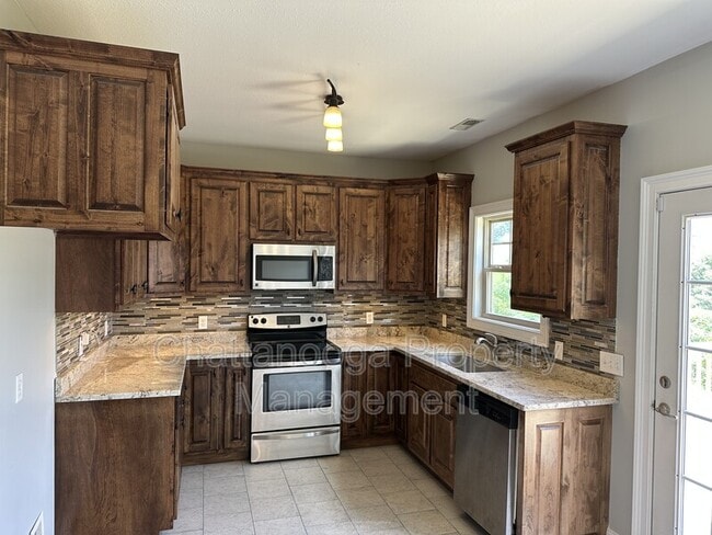 9936 Falcon Crest Dr in Ooltewah, TN - Building Photo - Building Photo