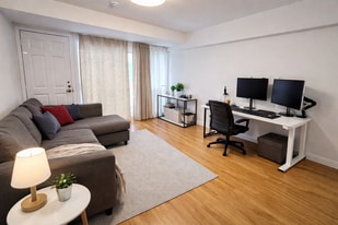 21 Symphony Rd, Unit 44 in Boston, MA - Building Photo