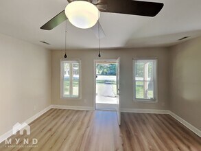 2632 Shamrock Dr in Charlotte, NC - Building Photo - Building Photo