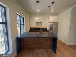 1128 Walnut St in Philadelphia, PA - Building Photo - Building Photo