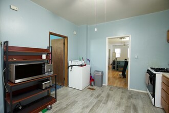 1722 N Kimball Ave, Unit J01P in Chicago, IL - Building Photo - Building Photo