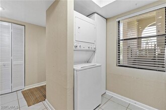 8445 Charter Club Cir in Ft. Myers, FL - Building Photo - Building Photo