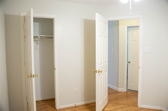 130 Lissa Ln in Sugar Land, TX - Foto de edificio - Building Photo