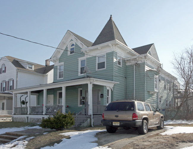 302 3rd Ave in Asbury Park, NJ - Building Photo - Building Photo