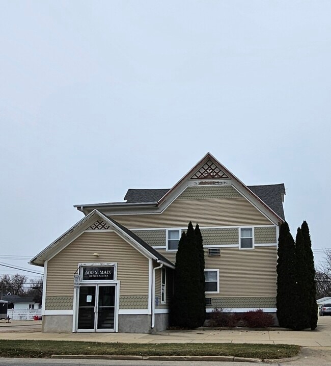 property at 400 N Main St