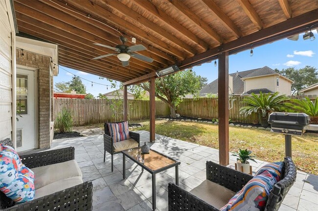 17827 Scenic Oaks Dr in Richmond, TX - Building Photo - Building Photo