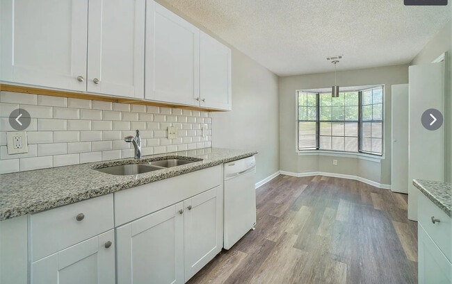 property at 926 Amberly Dr