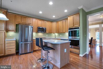 12410 Meadow Field Dr in Fairfax, VA - Building Photo - Building Photo