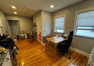 74 Frederick Ave in Medford, MA - Foto de edificio - Building Photo