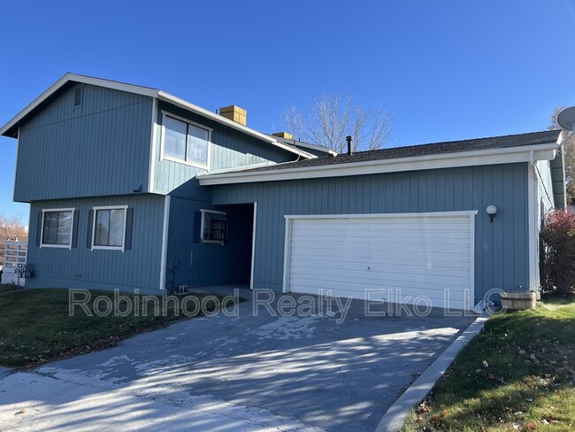 2029 Russell Dr in Elko, NV - Building Photo - Building Photo