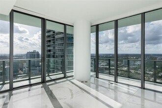 480 NE 31st St, Unit 3307 in Miami, FL - Foto de edificio - Building Photo