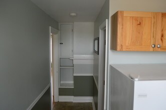 61 D St, Unit #2 in South Portland, ME - Foto de edificio - Building Photo
