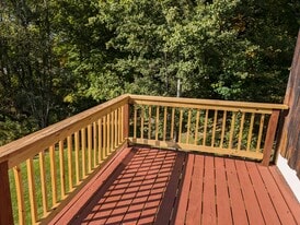 37 Sangamon Rd in Pittsford, VT - Building Photo