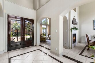 4 Mariners Ln in Kemah, TX - Foto de edificio - Building Photo