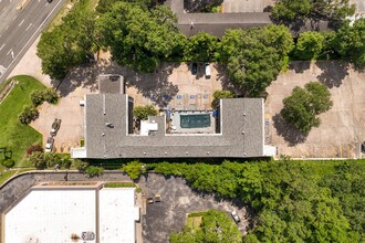 Loyalty Inn in Tallahassee, FL - Building Photo - Building Photo