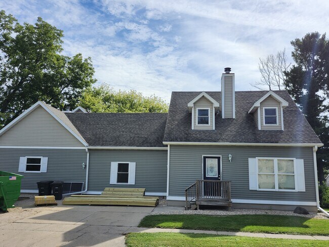 301 King St in Stoughton, WI - Foto de edificio - Building Photo