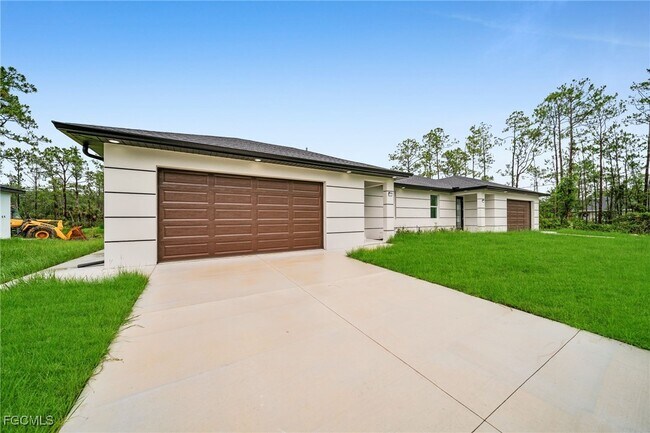 314 Urbana St in Lehigh Acres, FL - Building Photo - Building Photo