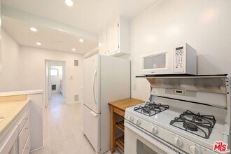 1037 11th St in Santa Monica, CA - Building Photo - Building Photo