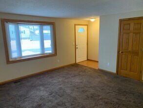 229 Danesmoor Rd in Holland, OH - Building Photo - Building Photo