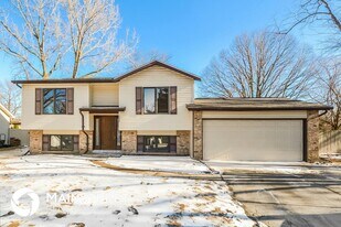 1030 Rosary Tree Ct in Florissant, MO - Building Photo