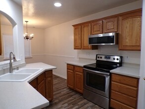 1464 S Silver Maple Ct in Payson, UT - Building Photo - Building Photo