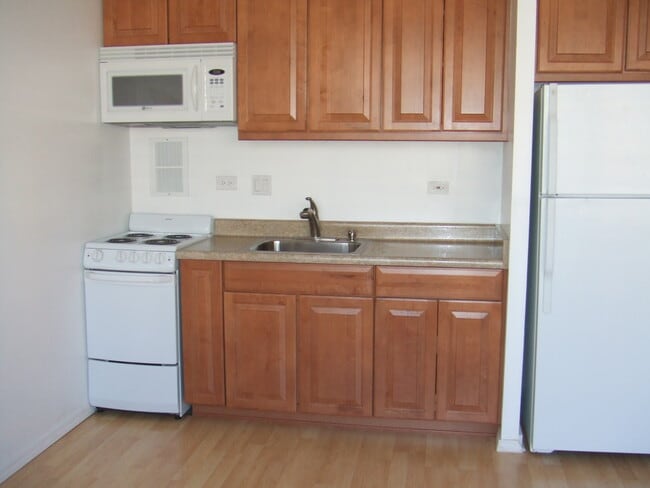1650 Kanunu St, Unit 906 in Honolulu, HI - Foto de edificio - Building Photo