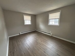 1-7 Meisner in Salem, NH - Foto de edificio - Interior Photo