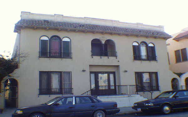 2422 Malabar St in Los Angeles, CA - Building Photo