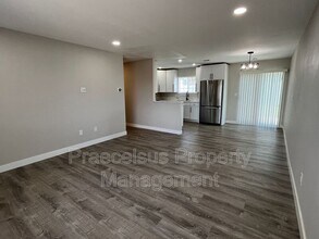 5741 Calle Sal Si Puedes in San Diego, CA - Building Photo - Building Photo