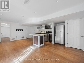 17 Crane Crescent in Ajax, ON - Building Photo - Building Photo