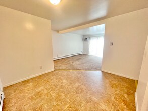 1016 E Greenlawn Ave-Unit -#7 in Lansing, MI - Building Photo - Building Photo