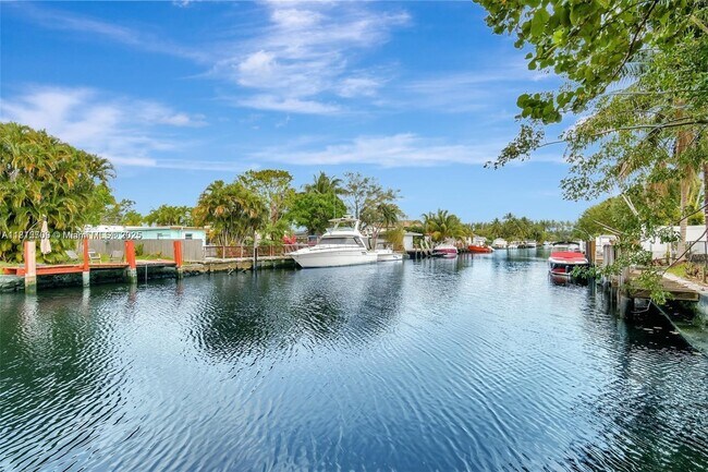 4721 SW 34th Dr in Fort Lauderdale, FL - Building Photo - Building Photo