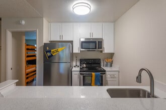 The Hilltop in Santa Cruz, CA - Building Photo - Interior Photo