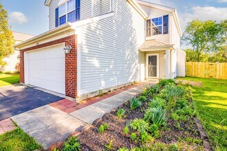 6193 Nasby Dr in Galloway, OH - Building Photo - Building Photo