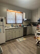 51 Windsor Rd, Unit 51 in Medford, MA - Building Photo