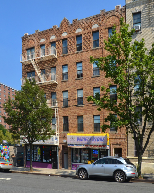 545 St Pauls Pl in Bronx, NY - Foto de edificio - Building Photo