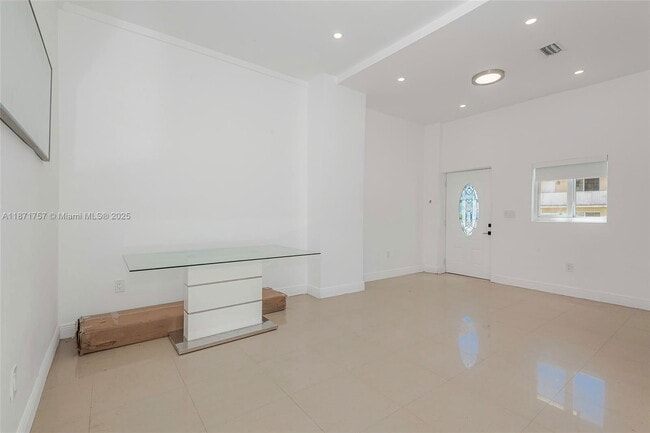 1013 SW 7th St in Miami, FL - Building Photo - Building Photo