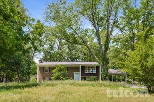 4105 Lee Ln in White Plains, MD - Building Photo