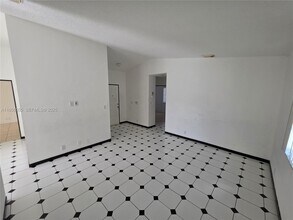 15564 SW 63rd Ter in Miami, FL - Building Photo - Building Photo