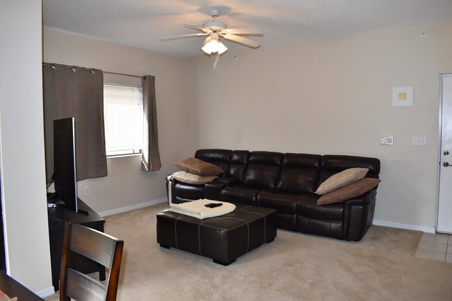 2807 Veronia Dr-Unit -202 in Palm Beach Gardens, FL - Building Photo - Building Photo