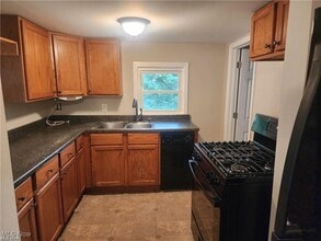 1920 17th St SW in Akron, OH - Building Photo - Building Photo