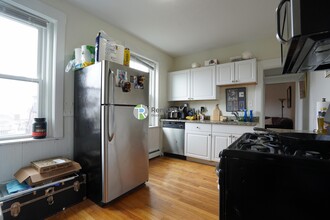 489 E Broadway, Unit 4 in Boston, MA - Building Photo - Building Photo
