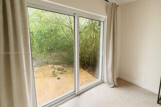 2125 NE 14th Ave in Wilton Manors, FL - Building Photo - Building Photo