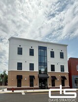 128 E Market St, Unit 104 in Laurel, DE - Building Photo