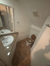 17210 Imperial Valley Dr in Houston, TX - Foto de edificio - Building Photo