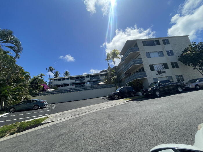 3093 Pualei Cir in Honolulu, HI - Building Photo