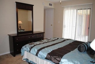 Rockridge Park Apartments in Houston, TX - Building Photo - Interior Photo