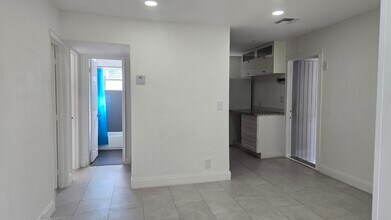 1512 NE 28th St in Pompano Beach, FL - Building Photo - Building Photo